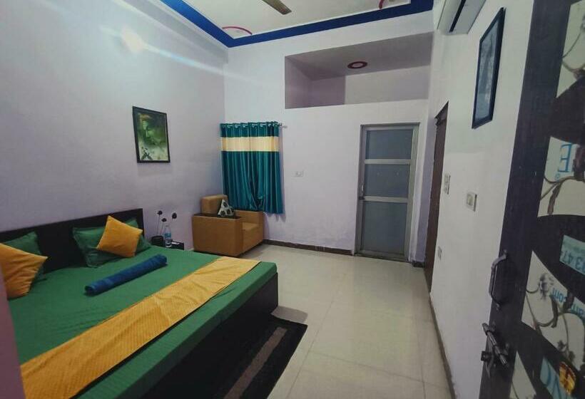 Quarto Economy, Atithi Guest House