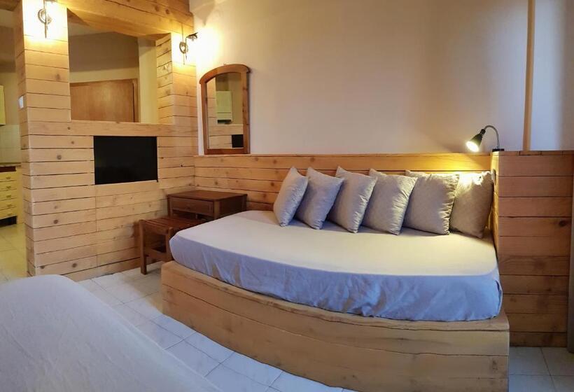 דירת חדר נוף לגינה, Anemos