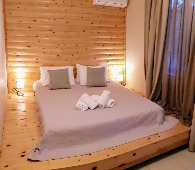 דירת חדר בקומת קרקע, Anemos