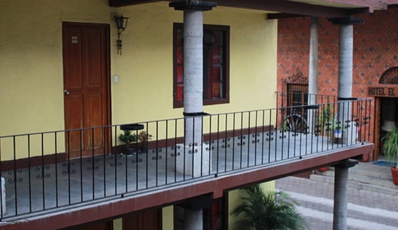 חדר משפחתי, El Pueblito