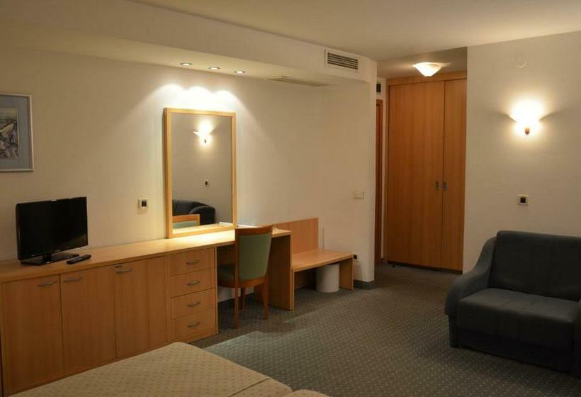 스탠다드 발코니 룸, Flores