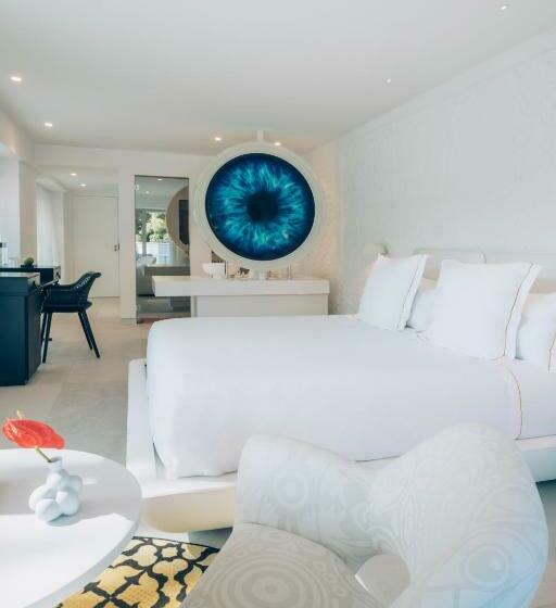 غرفة قياسية, The Donna Portals