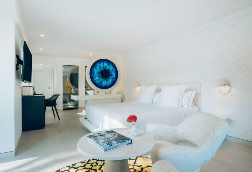 غرفة قياسية, The Donna Portals