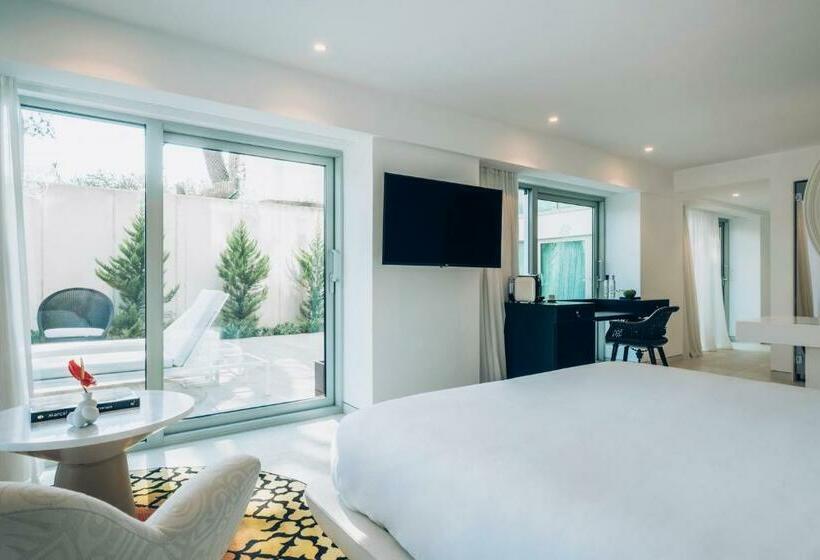 غرفة قياسية, The Donna Portals