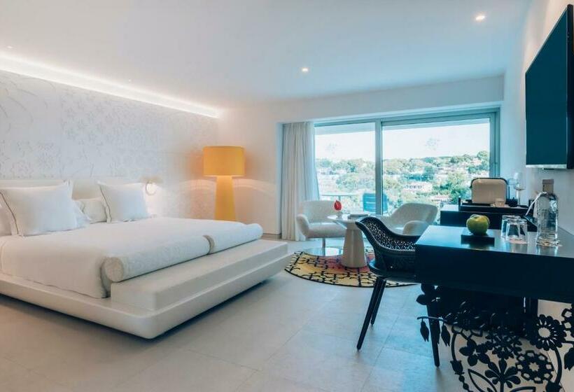 جناح جونيور ذو إطلالة جانبية على البحر, The Donna Portals