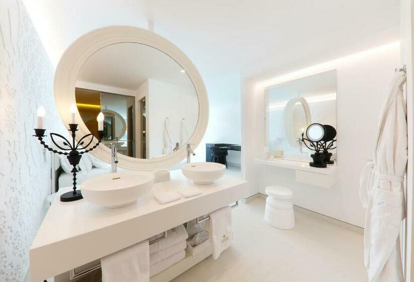 جناح جونيور ذو إطلالة جانبية على البحر, The Donna Portals