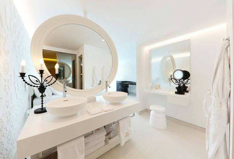 جناح جونيور ذو إطلالة جانبية على البحر, The Donna Portals