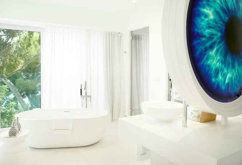 جناح جونيور مطلّ علي البحر, The Donna Portals