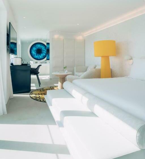 جناح جونيور مطلّ علي البحر, The Donna Portals