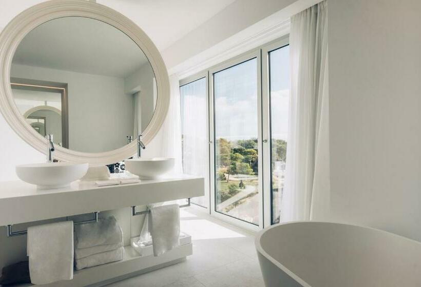 جناح جونيور مطلّ علي البحر, The Donna Portals