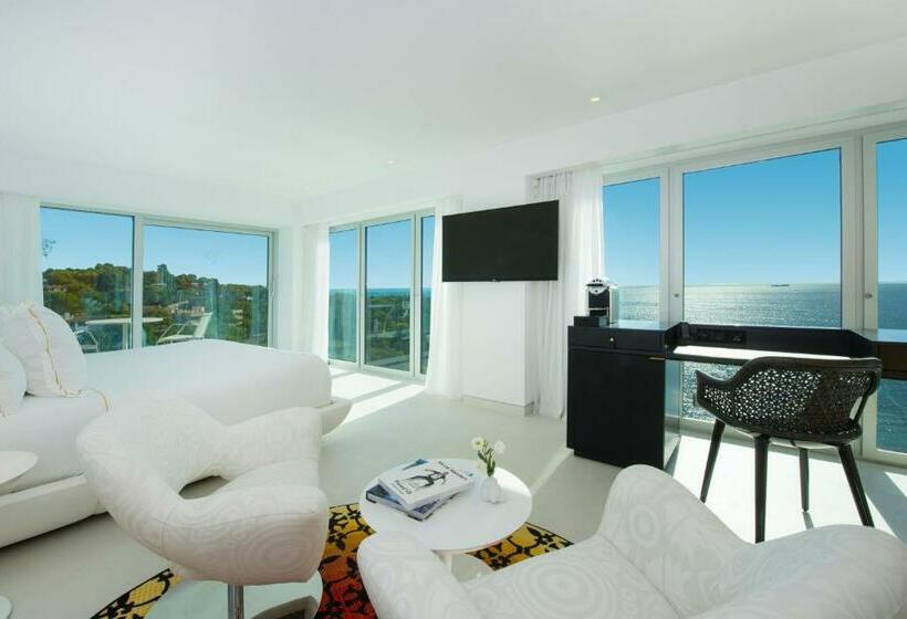 جناح جونيور مطلّ علي البحر, The Donna Portals