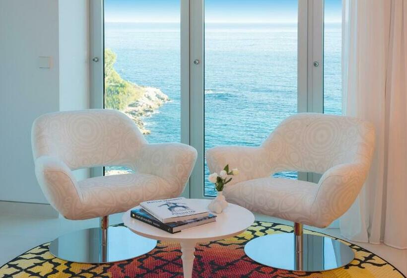 جناح جونيور مطلّ علي البحر, The Donna Portals