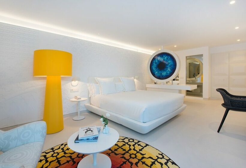 جناح جونيور مطلّ علي البحر, The Donna Portals