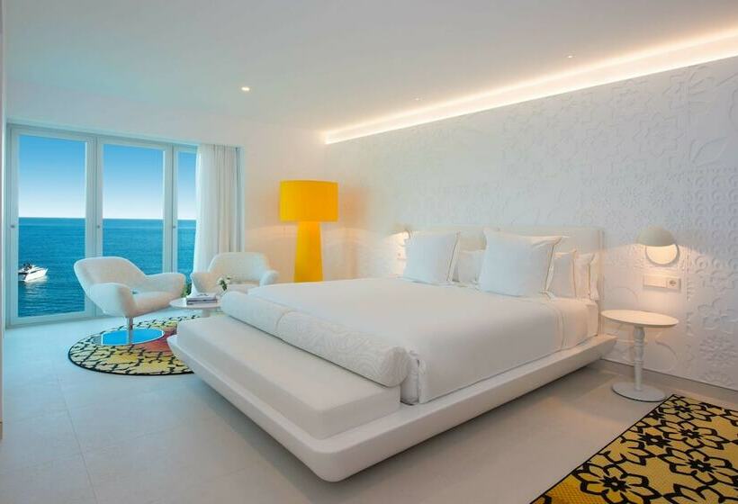 جناح جونيور مطلّ علي البحر, The Donna Portals