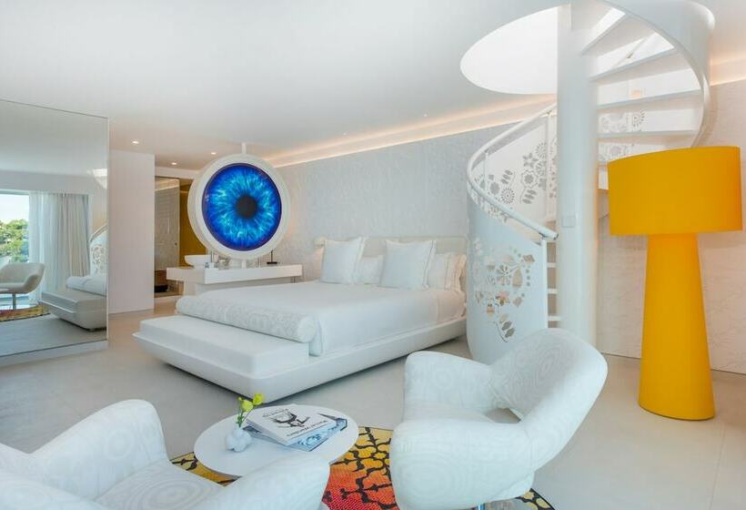 جناح دور أخير, The Donna Portals