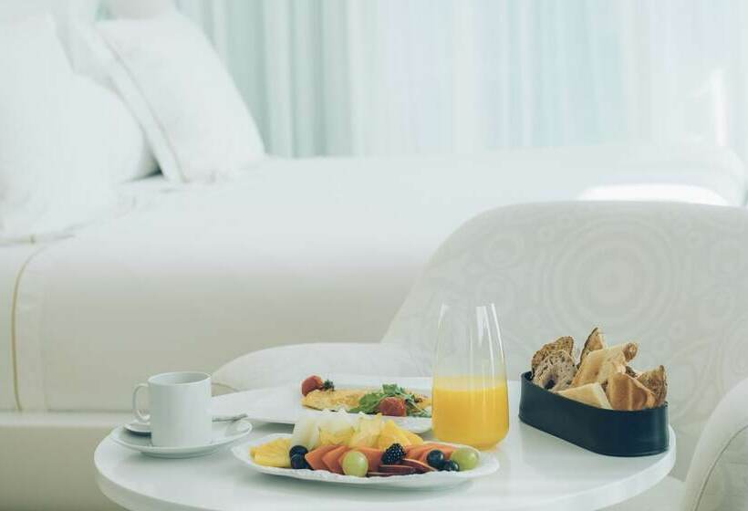 جناح دور أخير, The Donna Portals