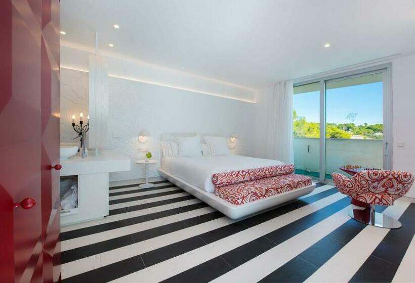 جناح, The Donna Portals