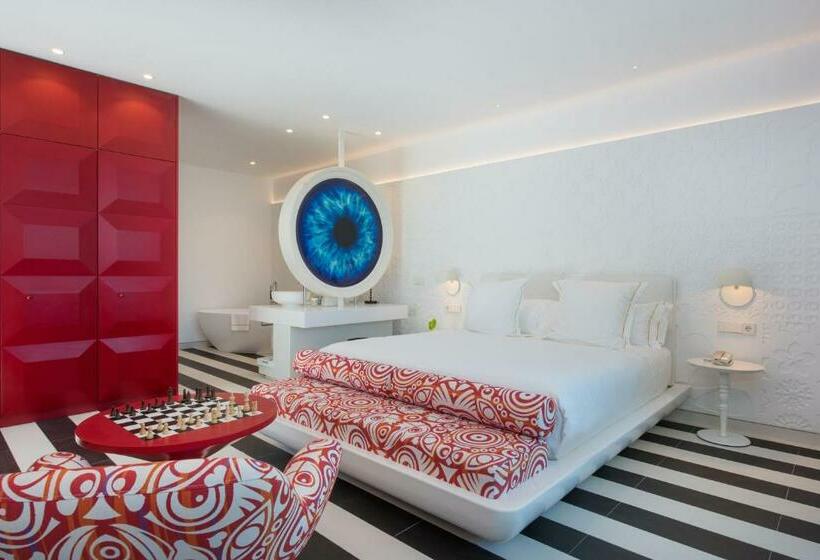 جناح, The Donna Portals