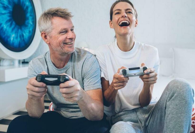 جناح, The Donna Portals