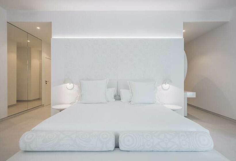 جناح, The Donna Portals