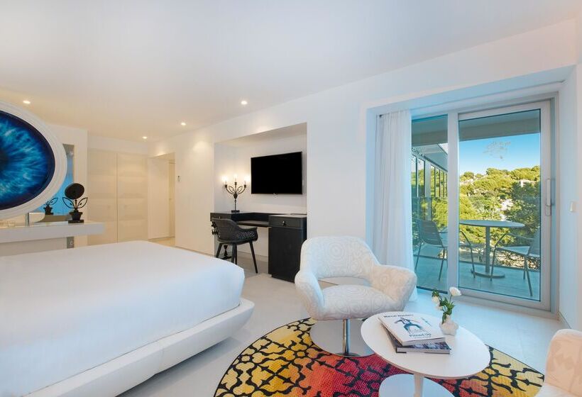 غرفة قياسية, The Donna Portals