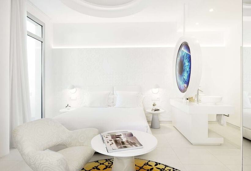 غرفة قياسية, The Donna Portals