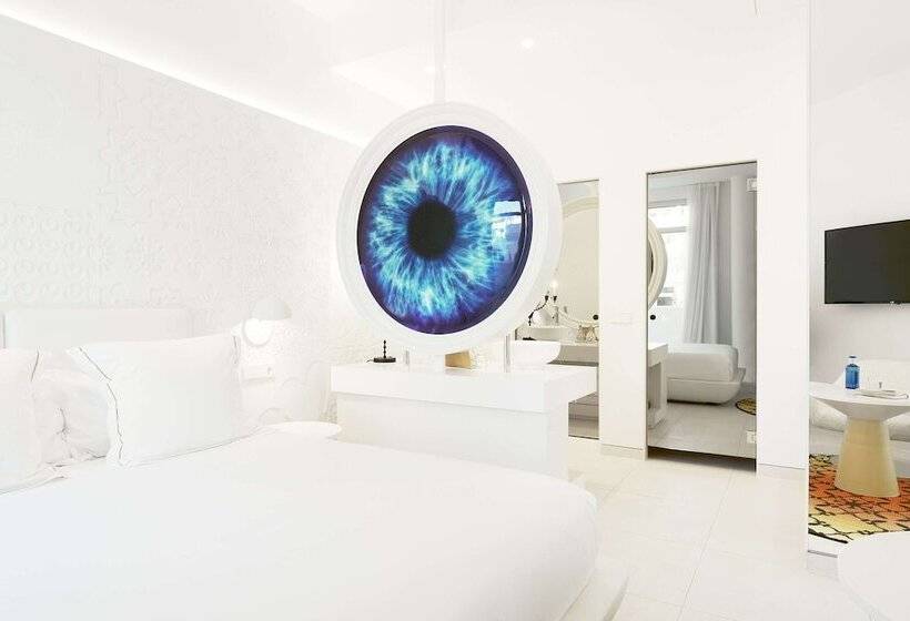 غرفة قياسية, The Donna Portals