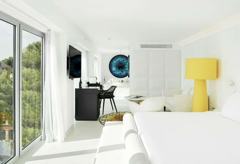 جناح جونيور مطلّ علي البحر, The Donna Portals