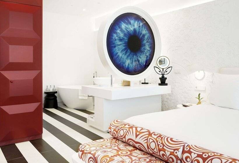 جناح, The Donna Portals