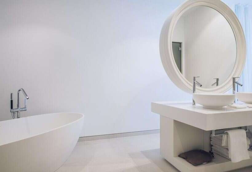 جناح, The Donna Portals