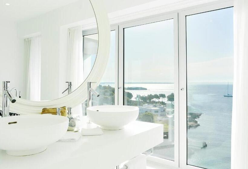 جناح دور أخير, The Donna Portals