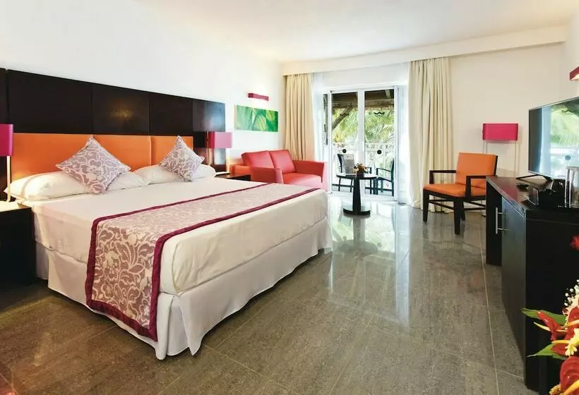 اتاق اساندارد با چشم‌انداز جانبی به دریا, Hotel Riu Turquoise - All Inclusive
