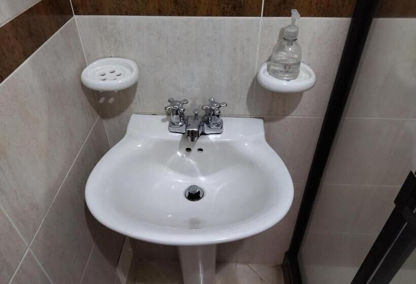 חדר סטנדרט לשלושה, San Jeronimo