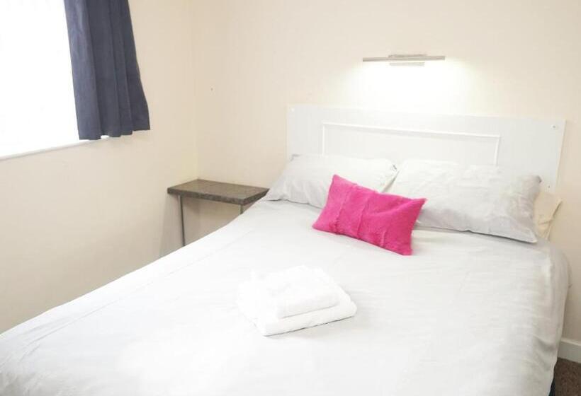 غرفة قياسية حمام مشترك, The Rollason