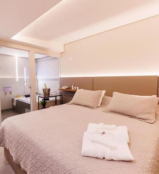 חדר משפחתי, Tonello Business