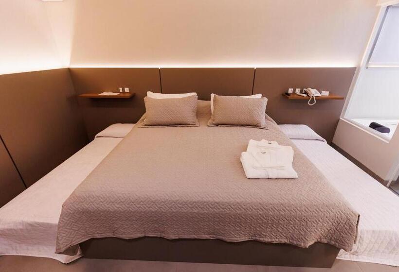 חדר משפחתי, Tonello Business