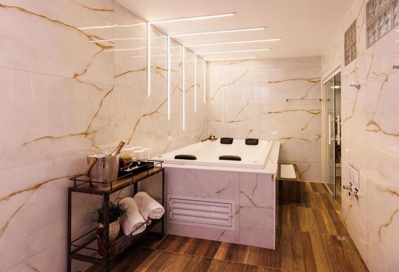 סוויטה נשיאותית, Tonello Business