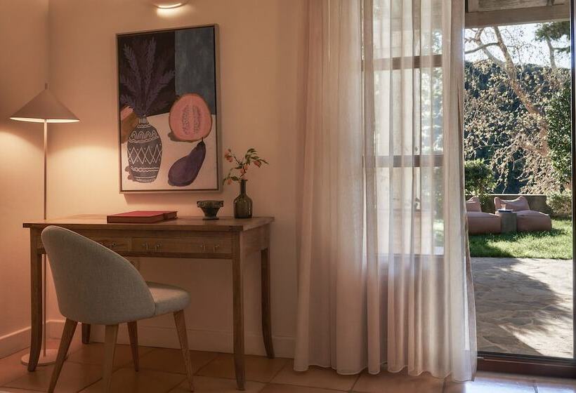 סוויטה משפחתית, Kapsaliana Village