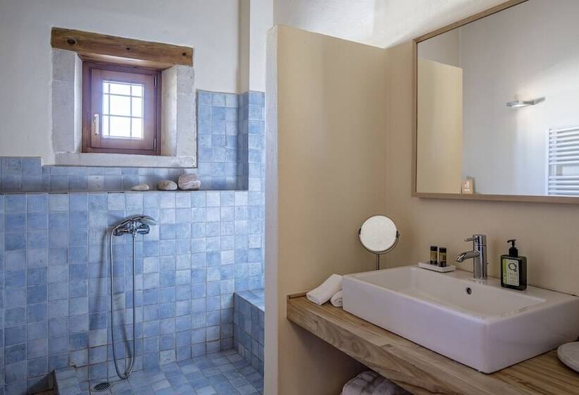 סוויטת ג'וניור סופריור, Kapsaliana Village