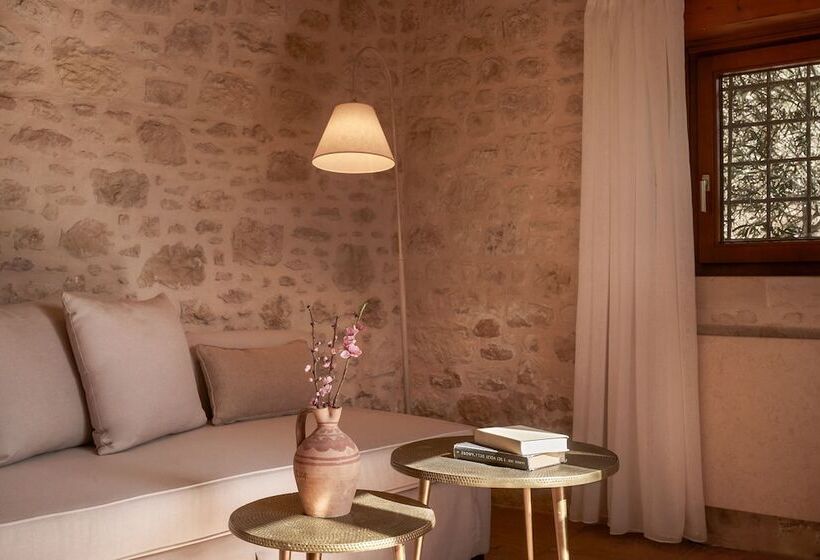 סוויטת ג'וניור סופריור, Kapsaliana Village