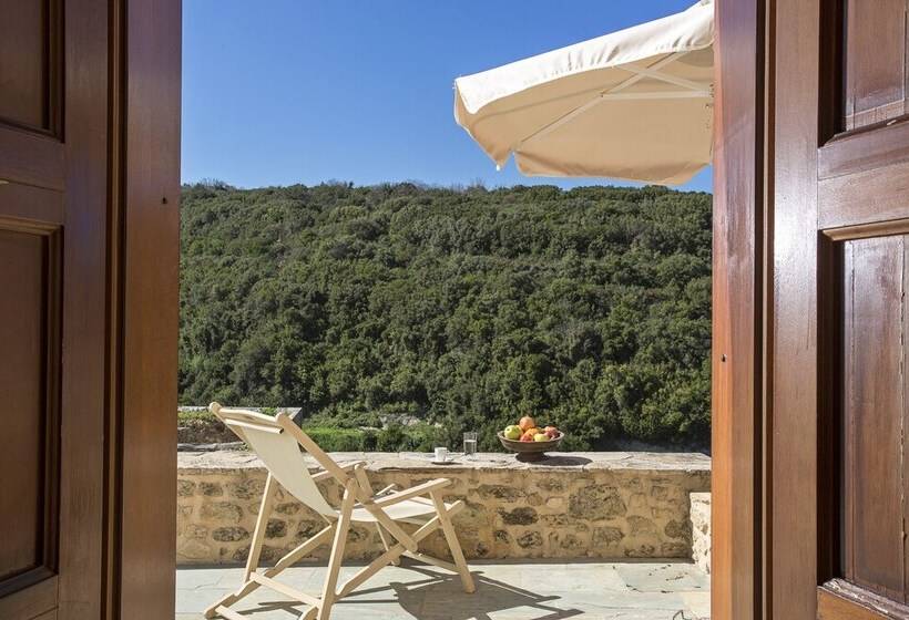 סוויטת ג'וניור סופריור, Kapsaliana Village