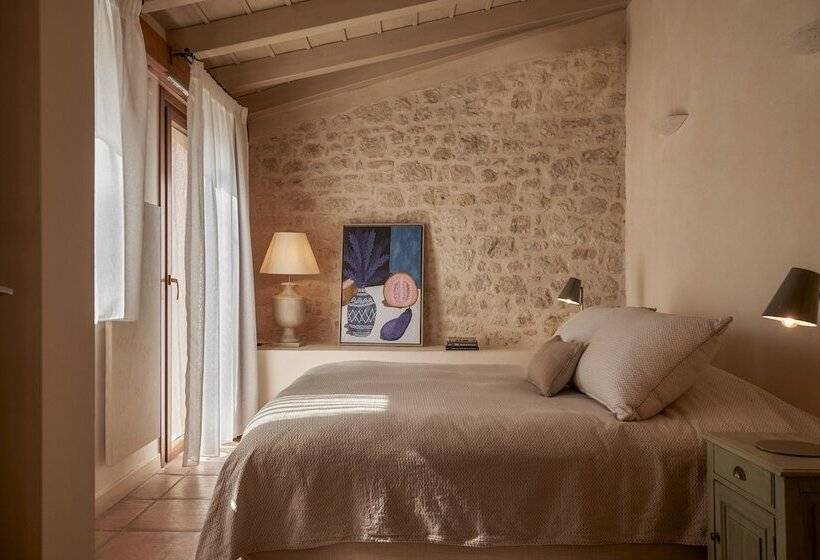 סוויטת ג'וניור סופריור, Kapsaliana Village