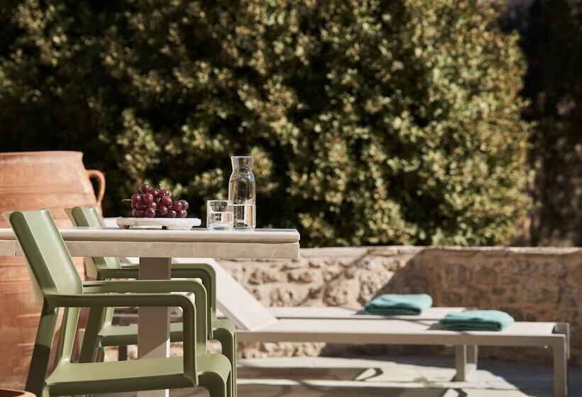 סוויטת ג'וניור סופריור, Kapsaliana Village