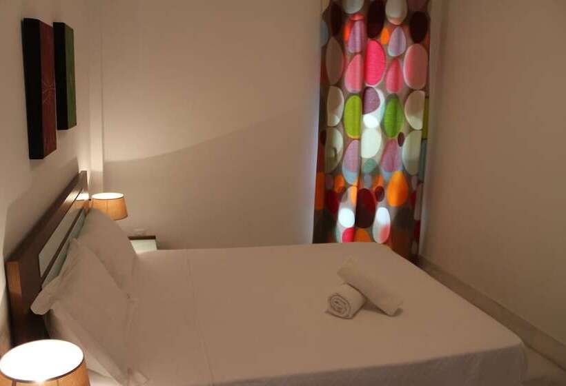 شقة غرفة واحدة, Palacio De Luja