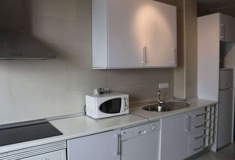 شقة غرفة واحدة, Palacio De Luja