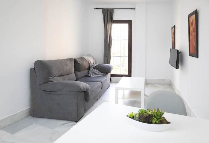 شقة غرفة واحدة, Palacio De Luja