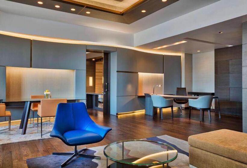 Люкс Сеньор, The Westin Doha Hotel & Spa