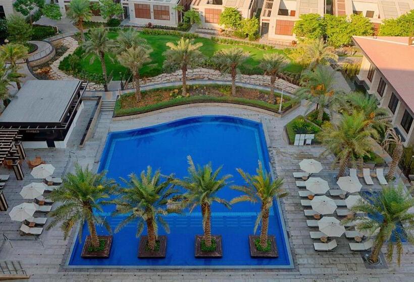 プールの見えるエクゼクティブルーム, The Westin Doha Hotel & Spa