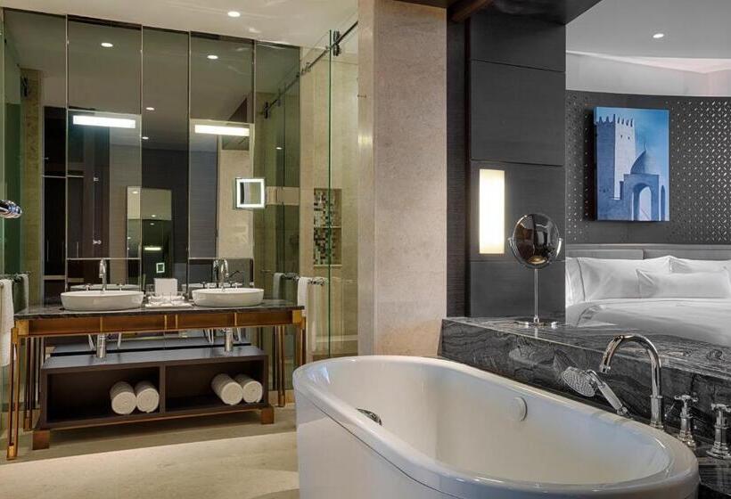 プールの見えるエクゼクティブルーム, The Westin Doha Hotel & Spa