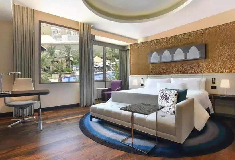 Executive Room King Size Bed